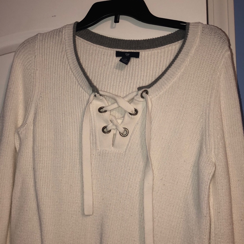 Women’s Gap White Sweater
